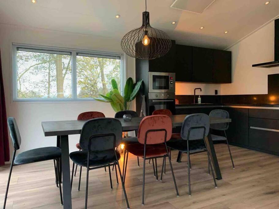 Nieuw! 6-Persoons Chalet Aan Het Veluwemeer Dichtbij Harderwijk, Amersfoort En Zwolle Villa Hulshorst Exterior photo
