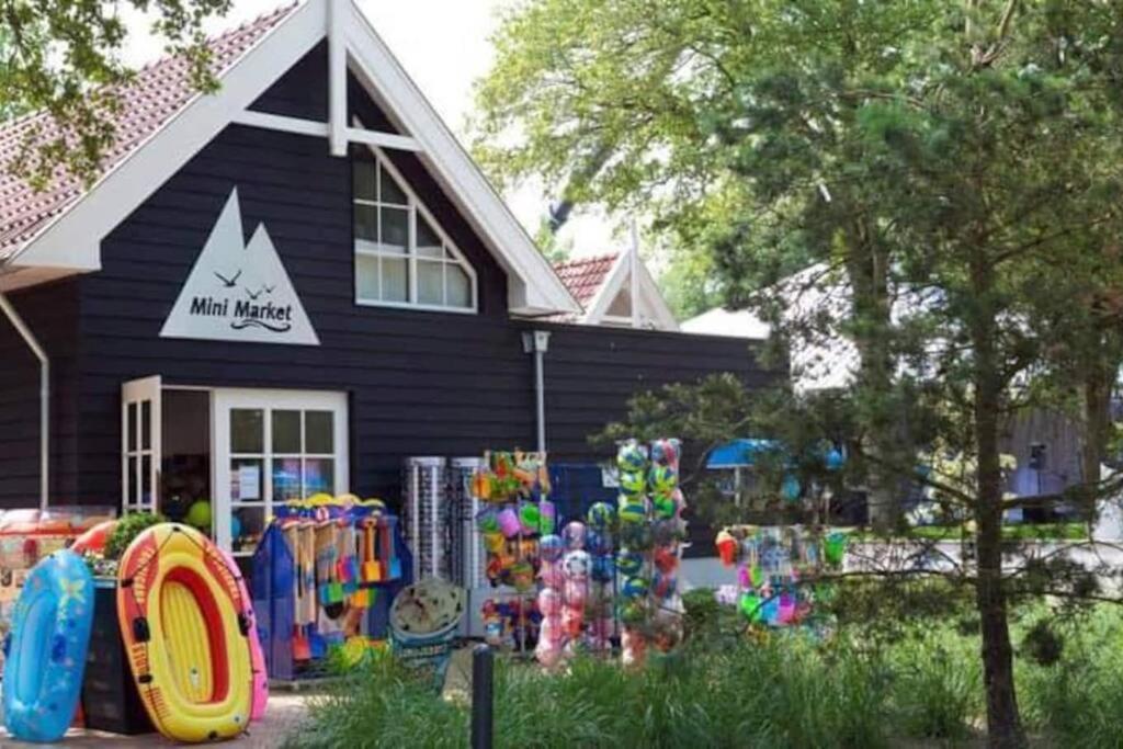 Nieuw! 6-Persoons Chalet Aan Het Veluwemeer Dichtbij Harderwijk, Amersfoort En Zwolle Villa Hulshorst Exterior photo